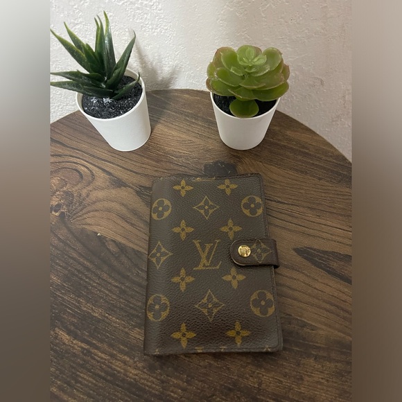 Authentic made in USA Louis Vuitton MM Agenda - Picture 2 of 7